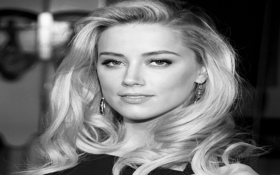Download Amber Heard Black And White wallpaper