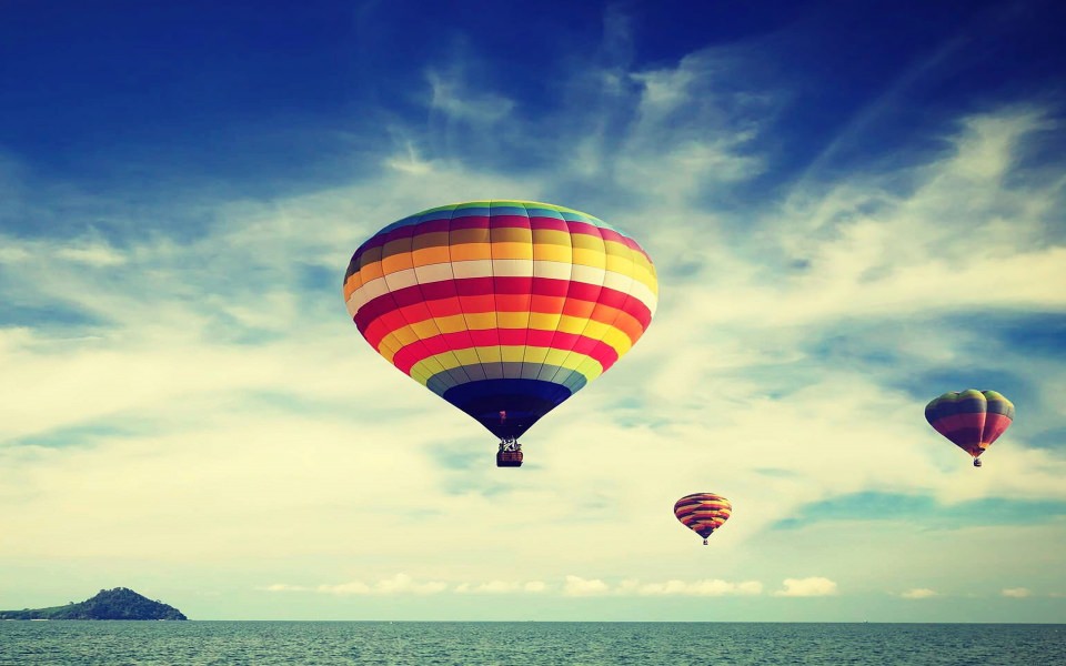 Download Colorful Hot Air Balloon wallpaper