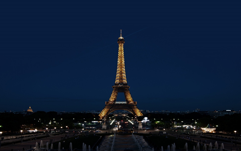 Download Eiffel Tower Lit Up Night wallpaper