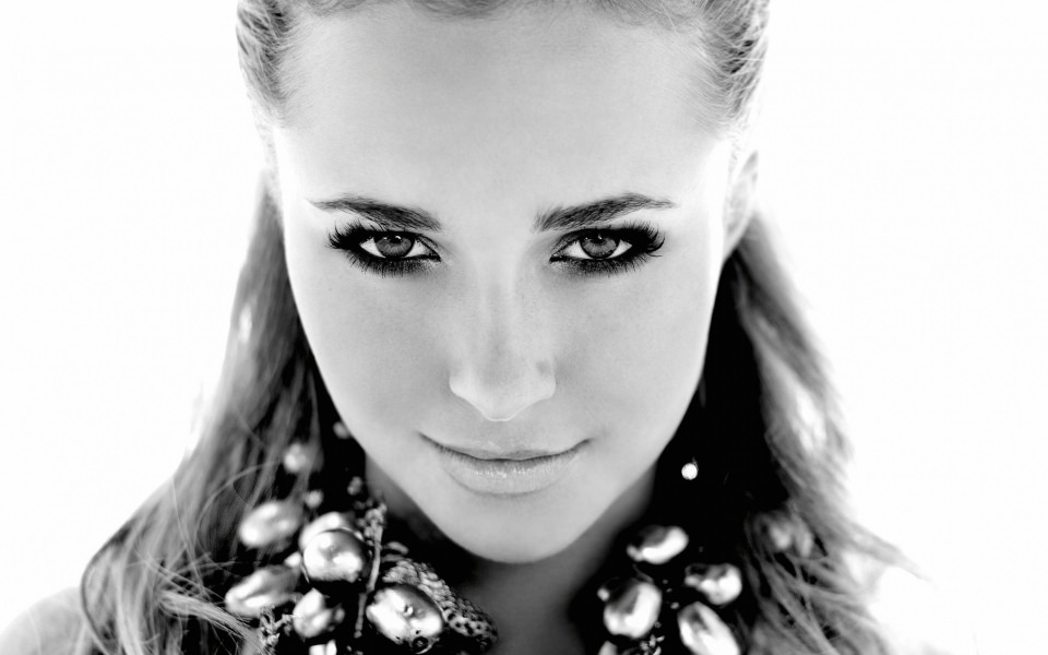 Download Hayden Panettiere Black And White wallpaper