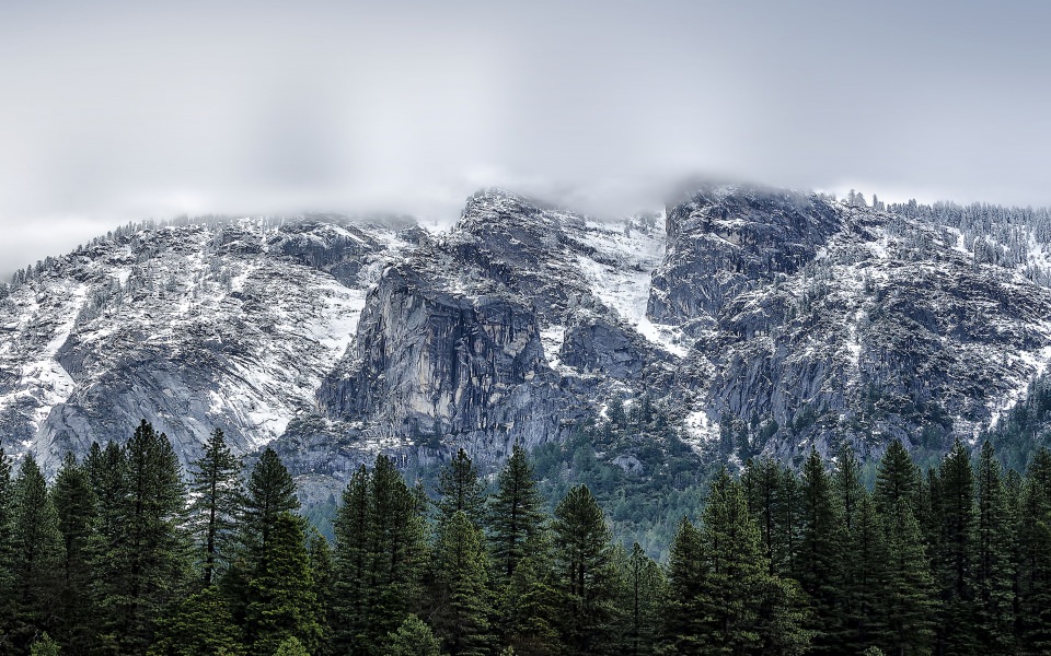 Download High White Snow Mountains wallpaper