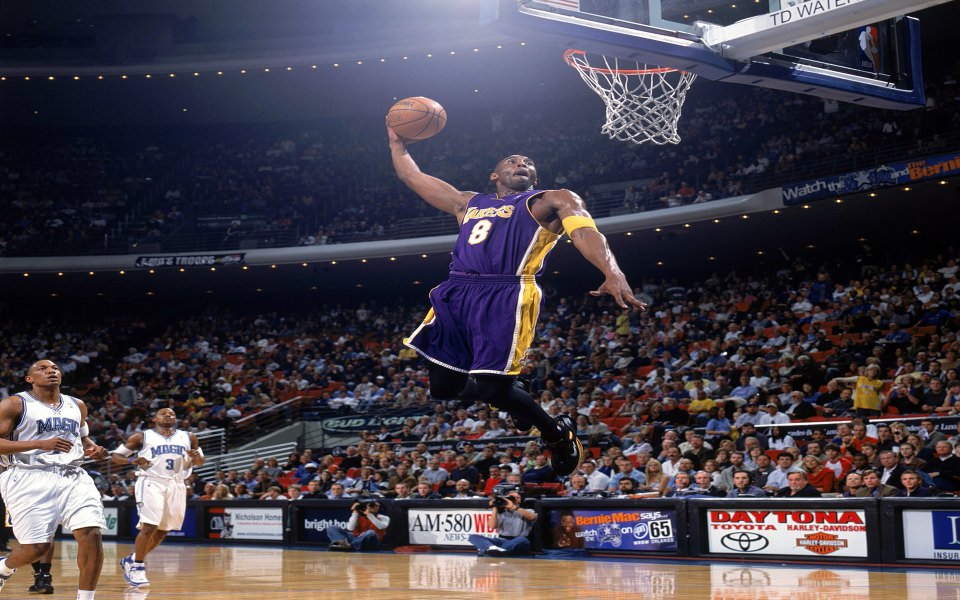 Download Kobe Bryant Lakers Dunk wallpaper