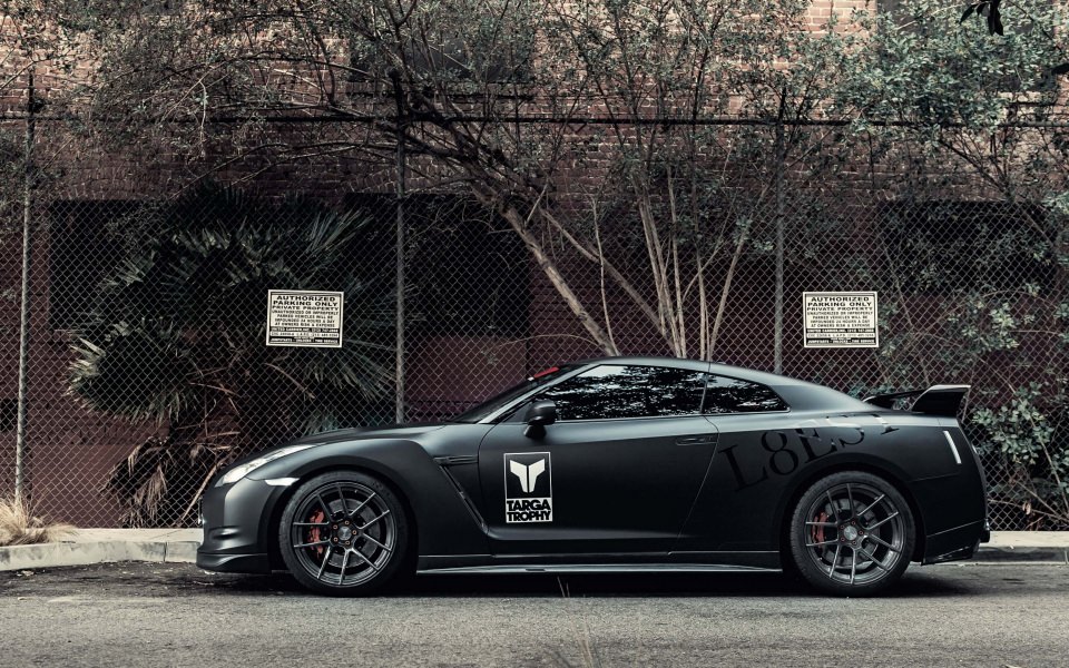 Download Nissan GT-R Black wallpaper