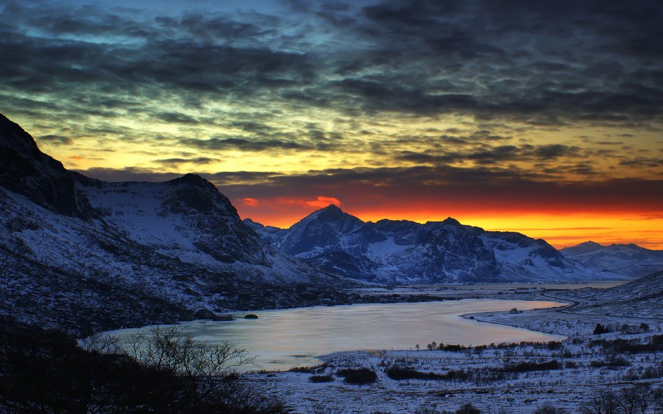 Download Red Sky Sunset Lake Snowy Tops wallpaper