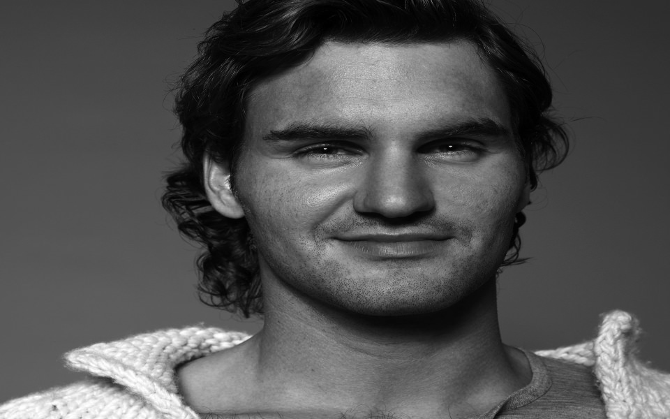 Download Roger Federer Portrait wallpaper