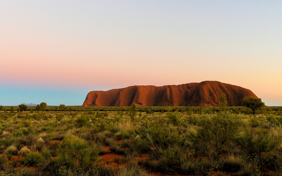 Download Uluru Sunrise wallpaper