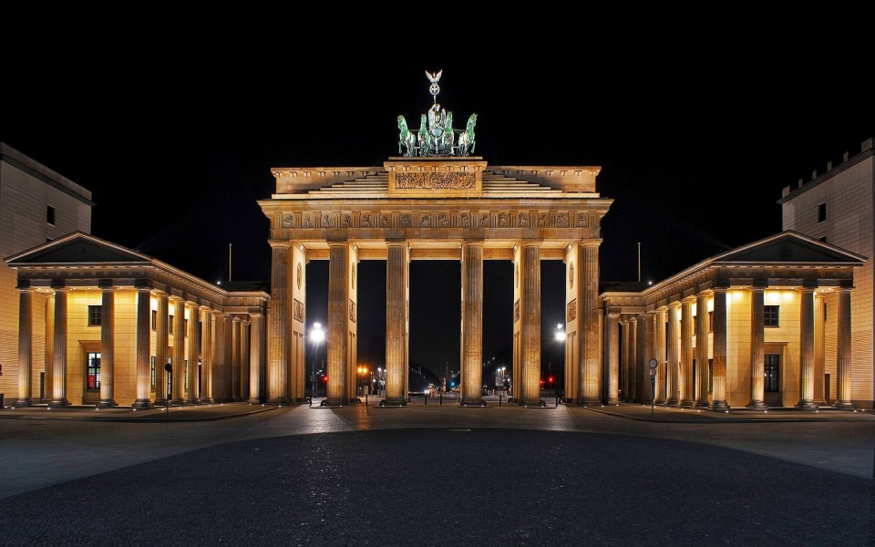 Download Brandenburg Gate Night View wallpaper
