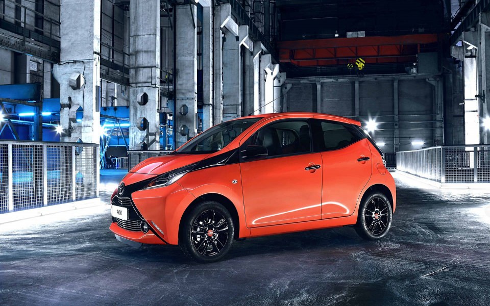 Download 2015 Toyota Aygo Wallpapers wallpaper