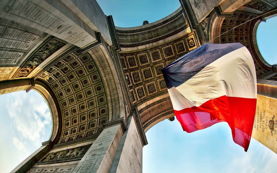 Download Arc De Triomphe Flag 2020 wallpaper