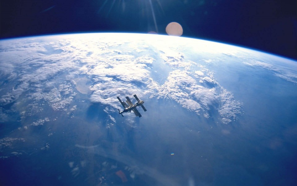 Download Earth Space Atmosphere Mir wallpaper