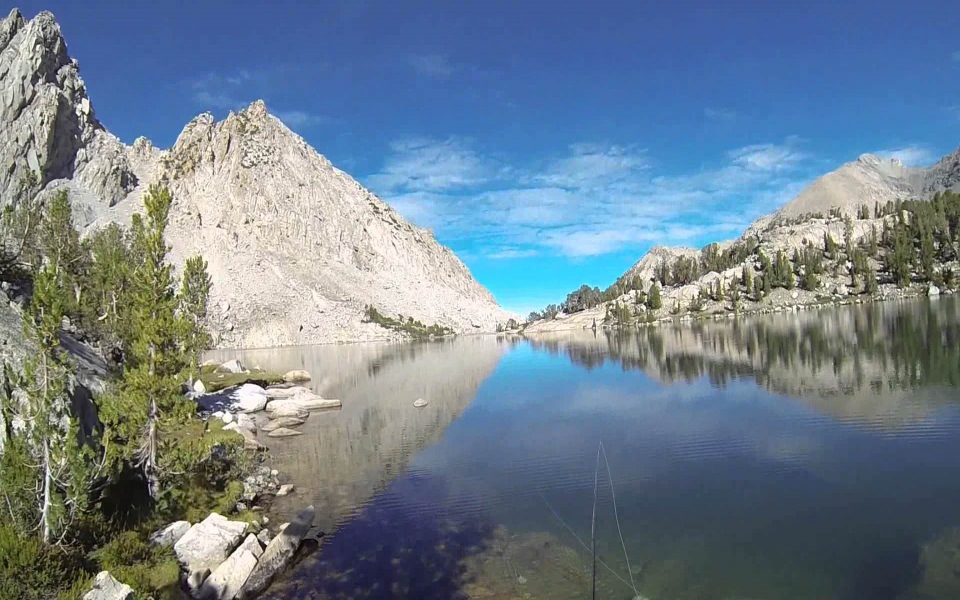 Download Fishing for trout in Kearsarge Lake in the Kings Canyon National wallpaper