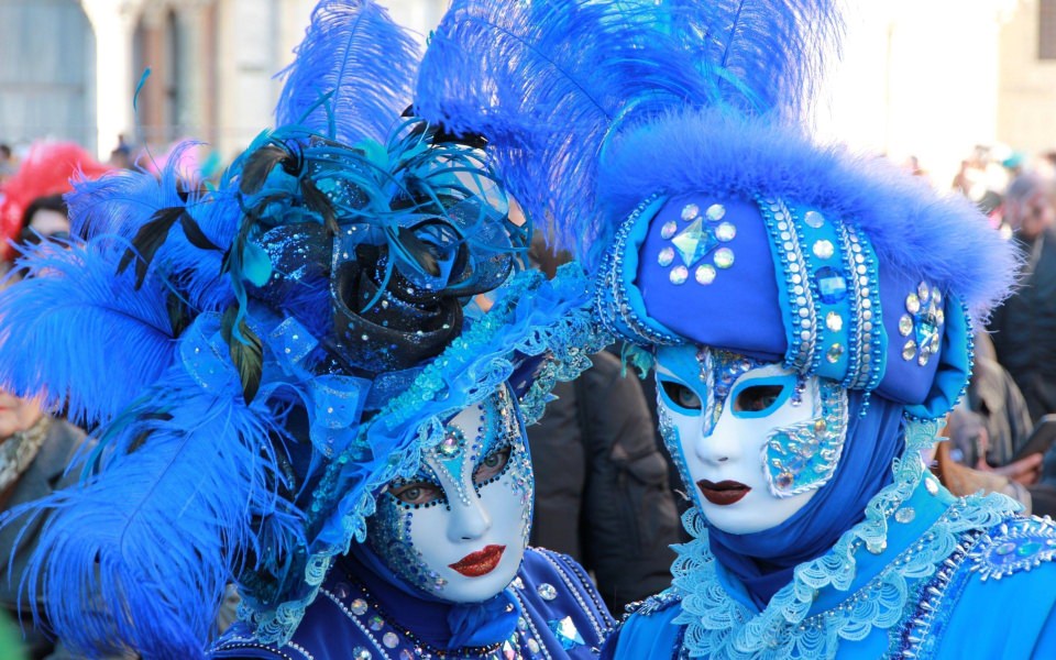 Download Masks at Venice Carnival Wallpapers 4K wallpaper