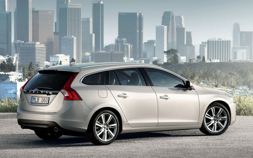 Download Volvo V60 Backgrounds Collection for Mobile wallpaper