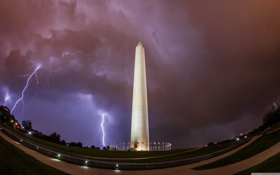 Download Washington Monument Thunderstorm 4K wallpaper