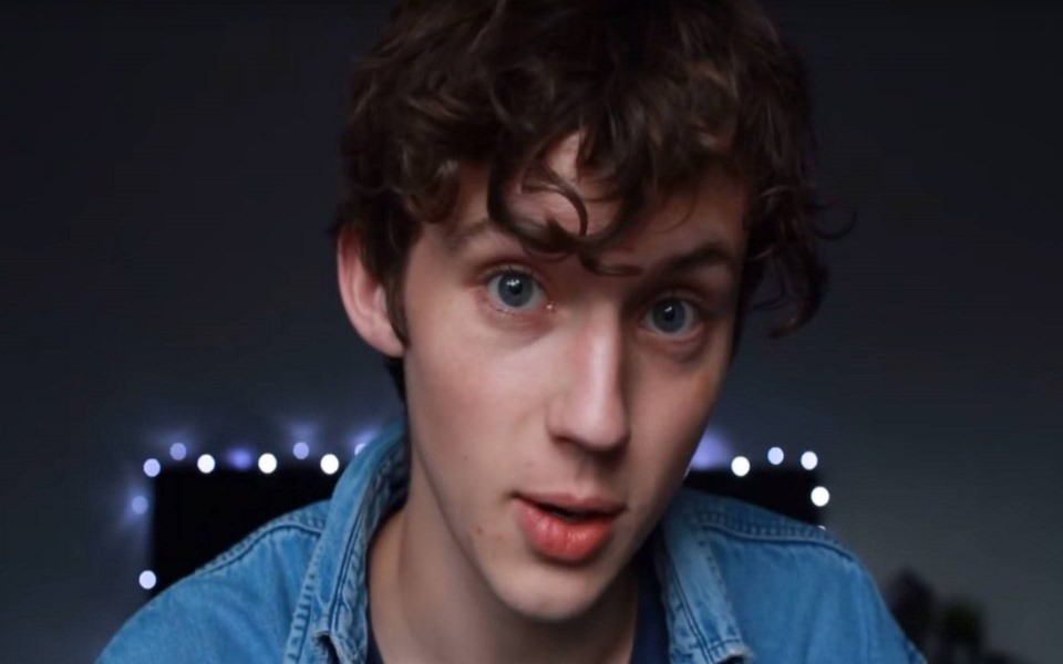 Download Troye Sivan 2020 Photos For Mobile Mac Android Wallpaper ...
