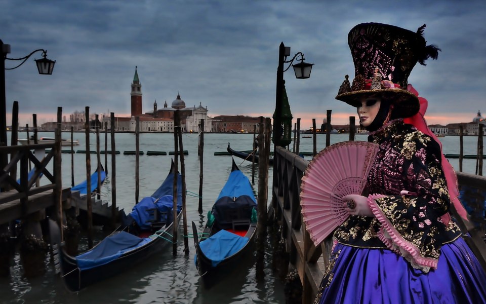 Download Venice Carnival iPhone Pictures wallpaper
