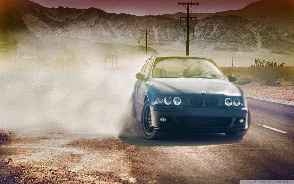 Download BMW 320CI In Desert 4K wallpaper