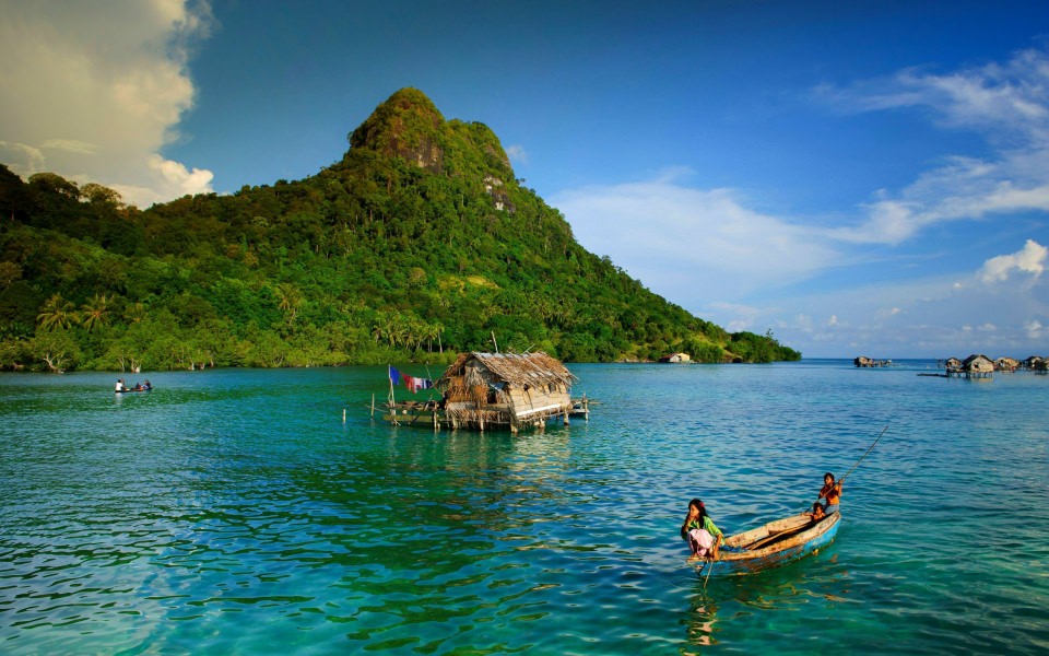 Download Island Boat Indonesia 2020 4K wallpaper