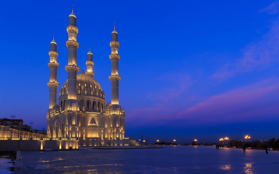 Download Mosque in Baku Azerbaijan 2020 5K wallpaper