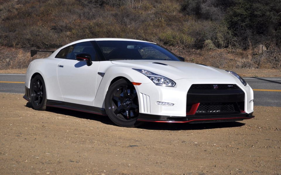 Download Nissan GTR iPhone Android 2020 Wallpapers wallpaper