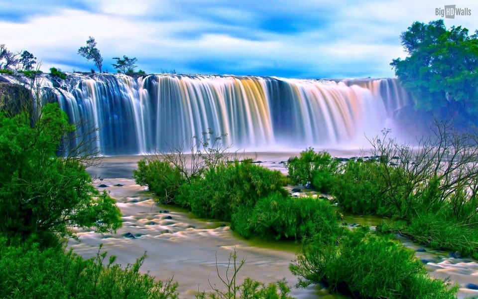 Download Nur Waterfall in Vietnam 2020 iPhone 4K wallpaper