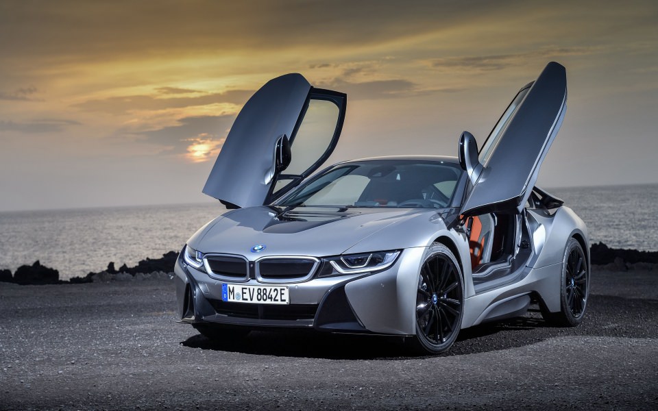 Download BMW i8 Coupe 4K wallpaper