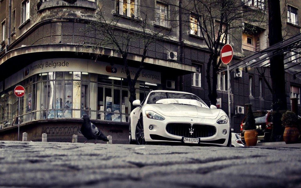Download Maserati on the street 4K 2020 HD Mac Android iOS wallpaper