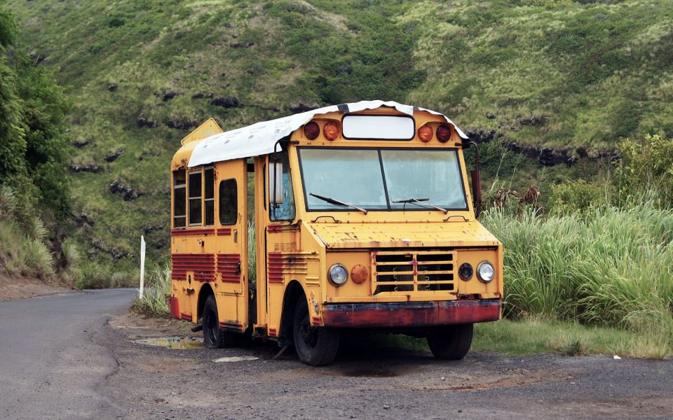 Download Maui School Bus 4K HD wallpaper