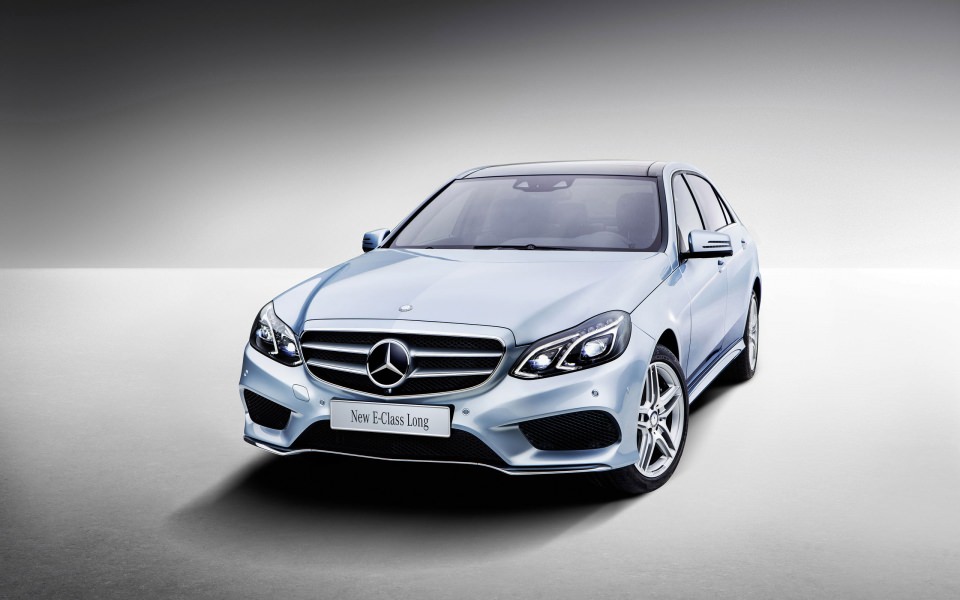 Download Mercedes Benz EClass wallpaper