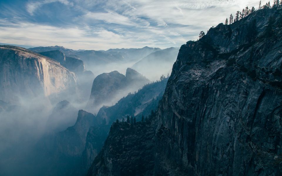 Download Mountains Cliff Sky Mist 4K HD wallpaper