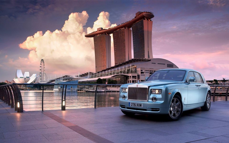 Download Rolls Royce Phantom 4K High Definition Mobile wallpaper