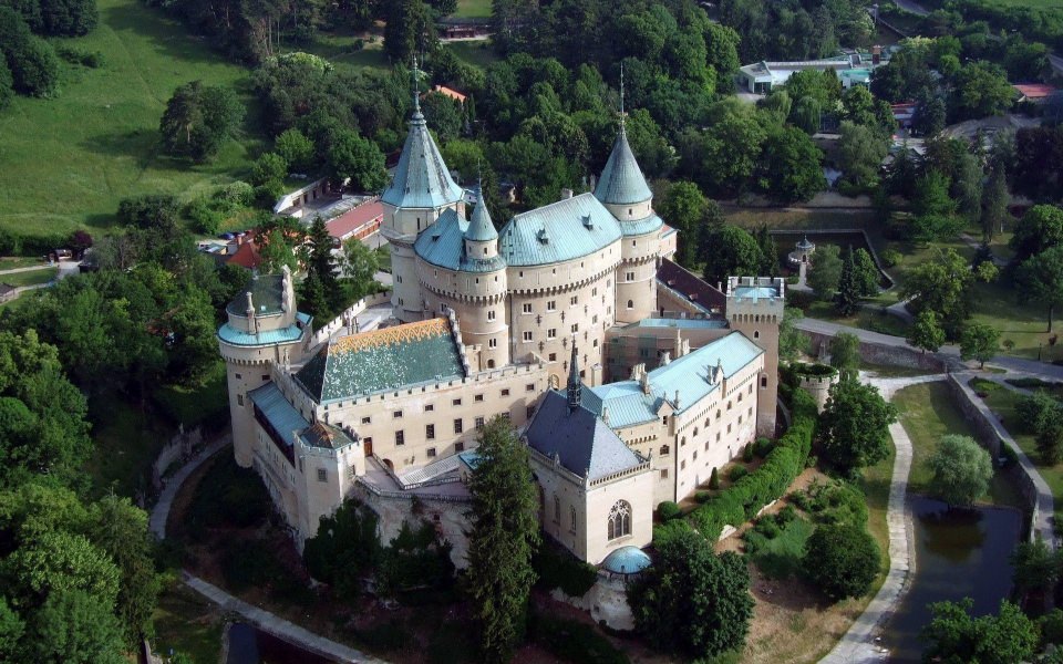 Download Slovakia Castle Bojnicky 4K wallpaper