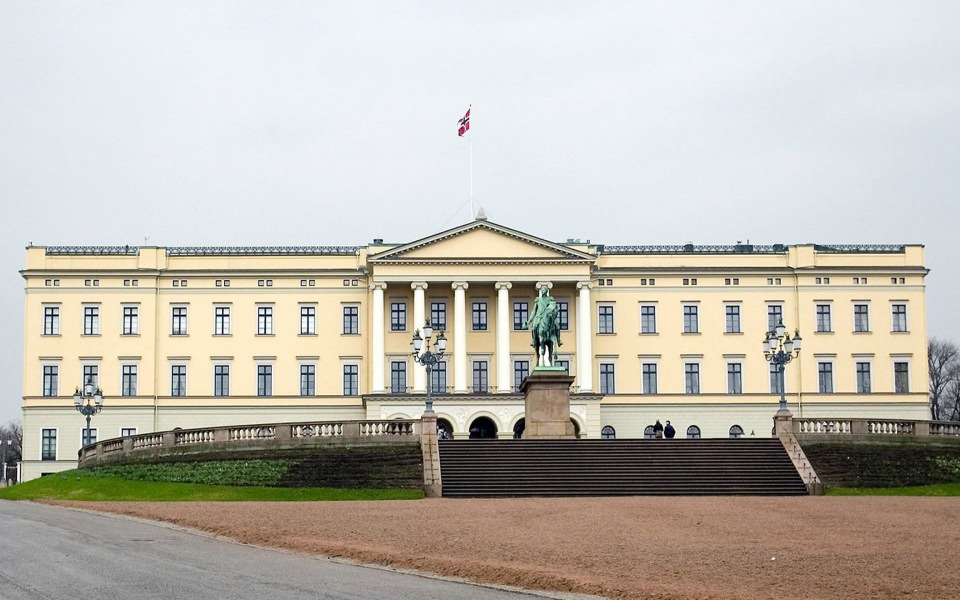 Download The Royal Palace in Oslo 4K 2020 wallpaper