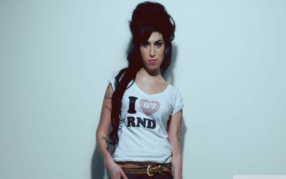 Download Amy Winehouse 4K HD 2020 wallpaper