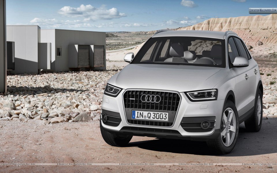 Download Audi Q3 Standing in Desert 4K wallpaper