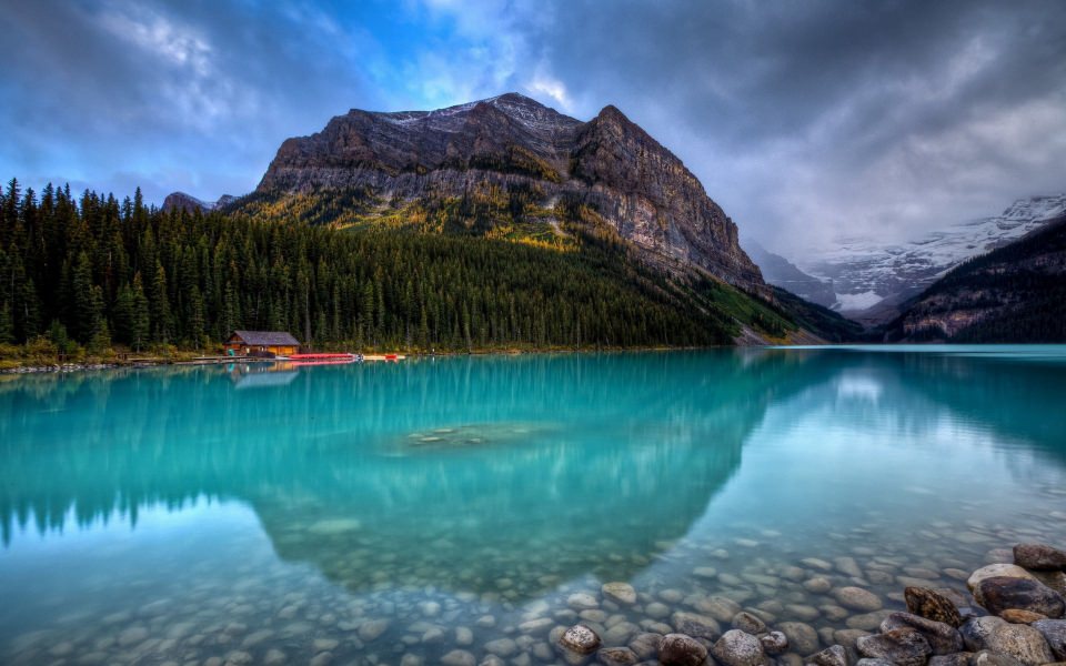 Download Louise Banff National Park In Canada wallpaper
