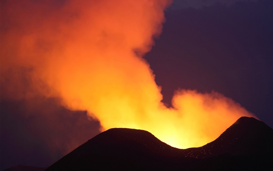 Download Mount Nyiragongo HD 4K iPhone PC Photos Pictures Backgrounds Download wallpaper