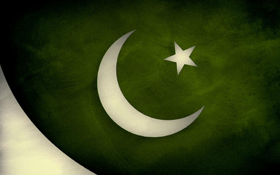 Download Pakistan Flag 2020 4K Minimalist iPhone wallpaper