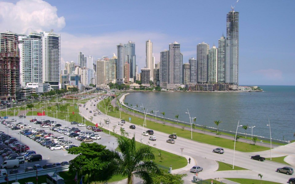 Download Panama City 4K Mobile iPhone XI PC Download wallpaper