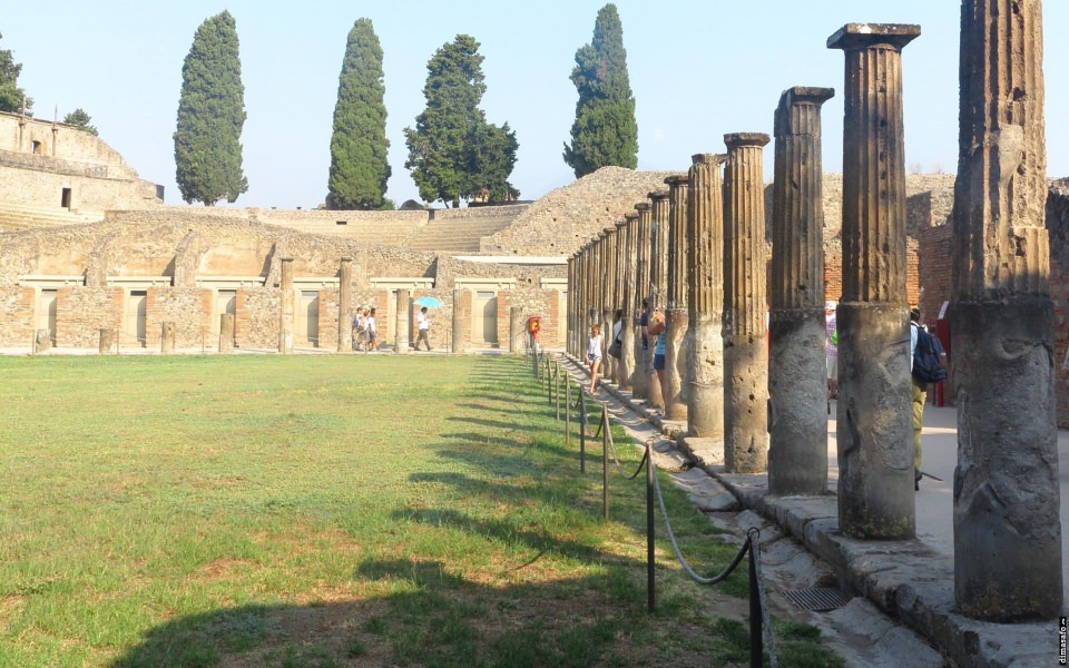 Download Pompeii 4K Mobile 2020 wallpaper