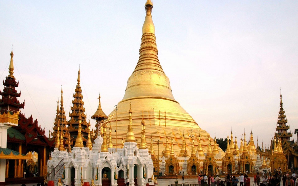 Download Shwedagon Pagoda 4K HD For Mobile iPhone 11 PC wallpaper