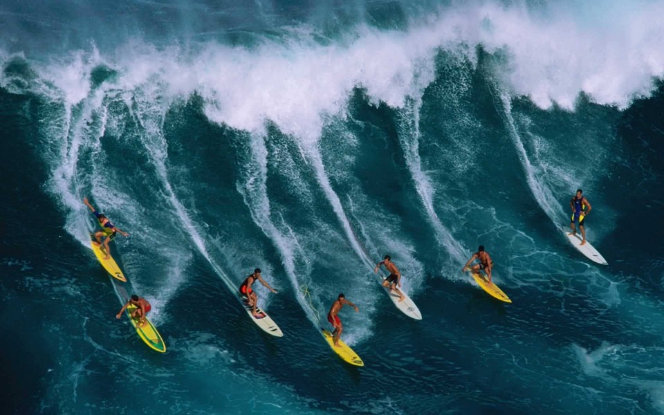 Download Surfing 4K iPhone HD wallpaper