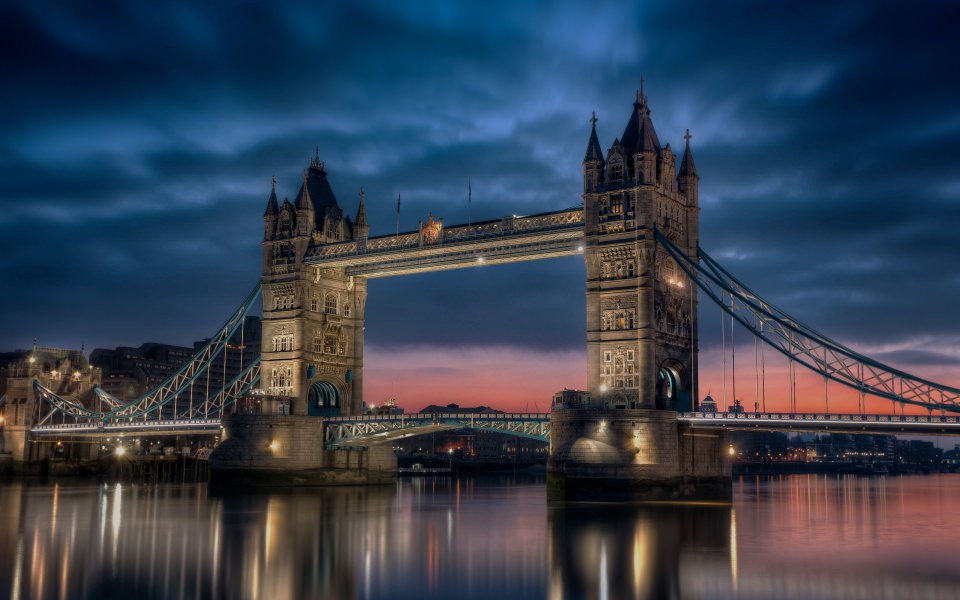 Download Tower Bridge in London Full HD wallpaper