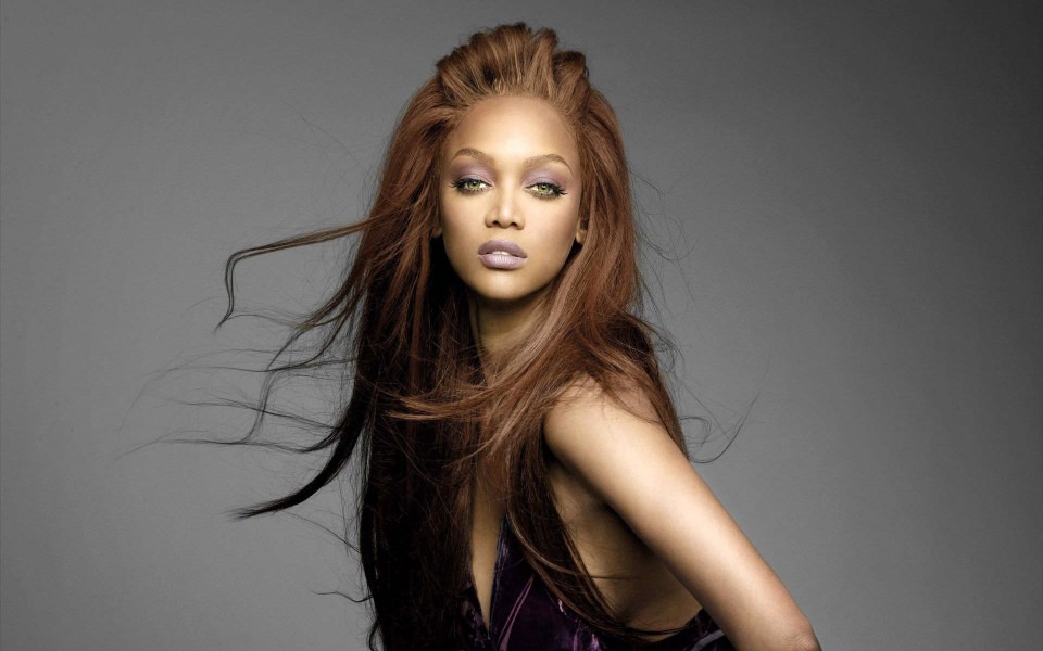 Download Tyra Banks HD iPhone Android Phone PC Background Download wallpaper