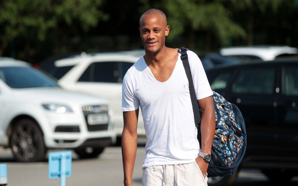 Download Vincent Kompany iPhone X HD 4K Android Mobile Free Download 2020 wallpaper