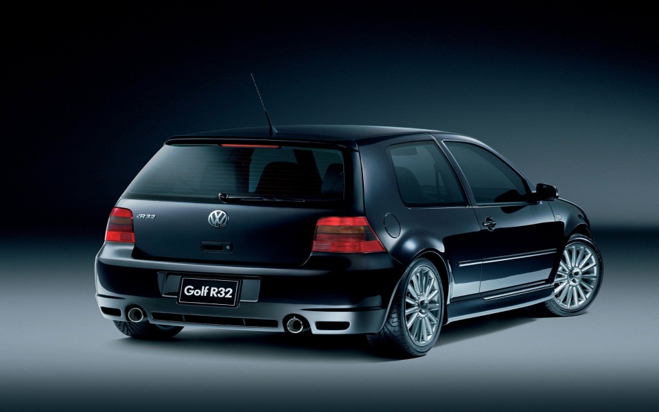 Download Volkswagen Golf R32 Germany black 4000x3000 4K HD wallpaper