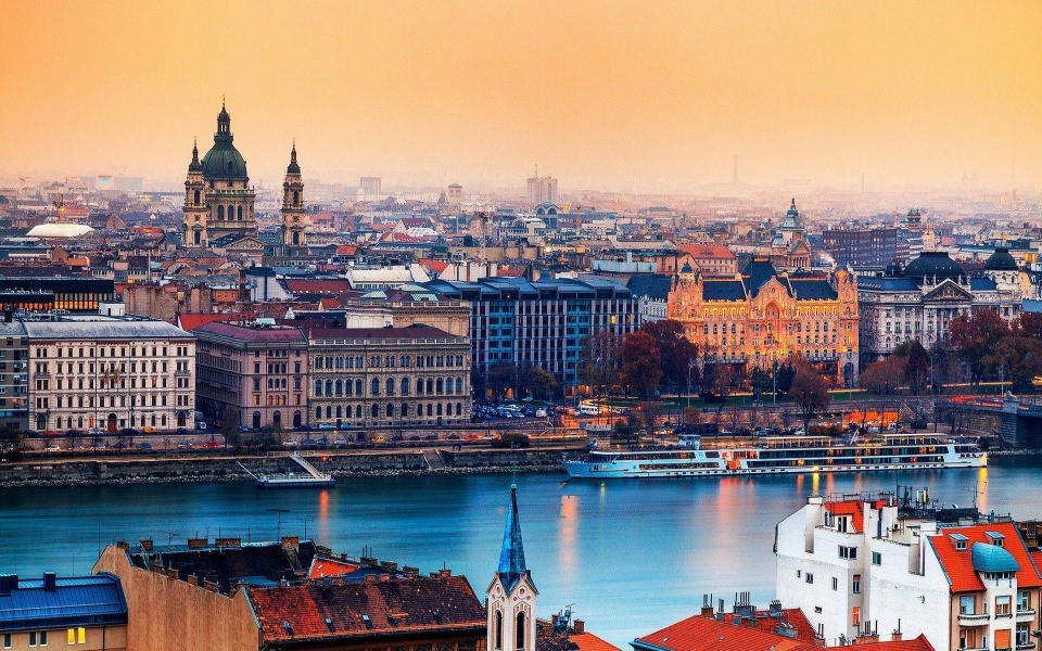 Download Budapest 4K Full HD iPhone Mobile wallpaper