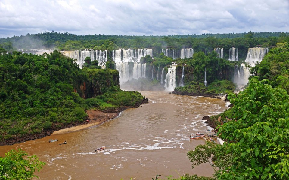 Download Iguazu Falls 5K HD wallpaper