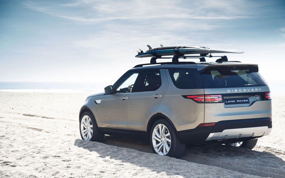 Download Land Rover Discovery 4K HD Mobile PC wallpaper