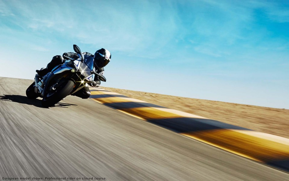 Download Yamaha YZF-R1M Supersport Motorcycle Free 5K HD Download 1920x1080 iPhone wallpaper